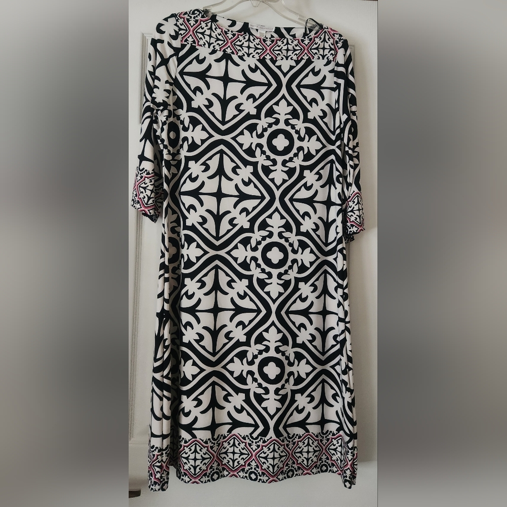 Elegant Black Pink and White Patterned Dress